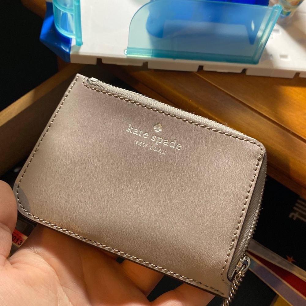 Beige Kate Spade Wallet/Card Holder/Change Purse